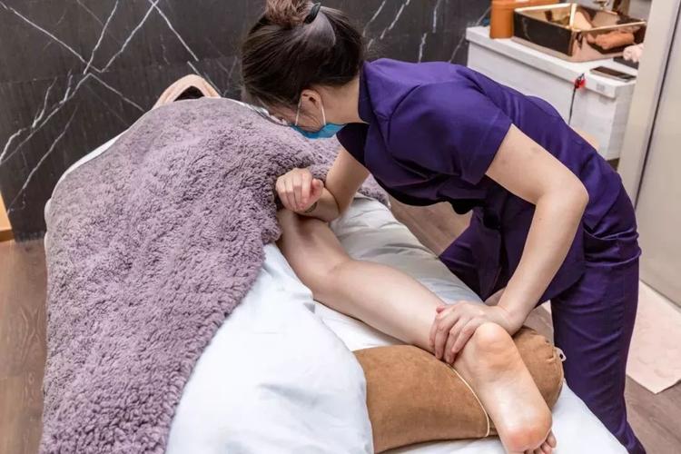 老师操我逼的相关介绍
