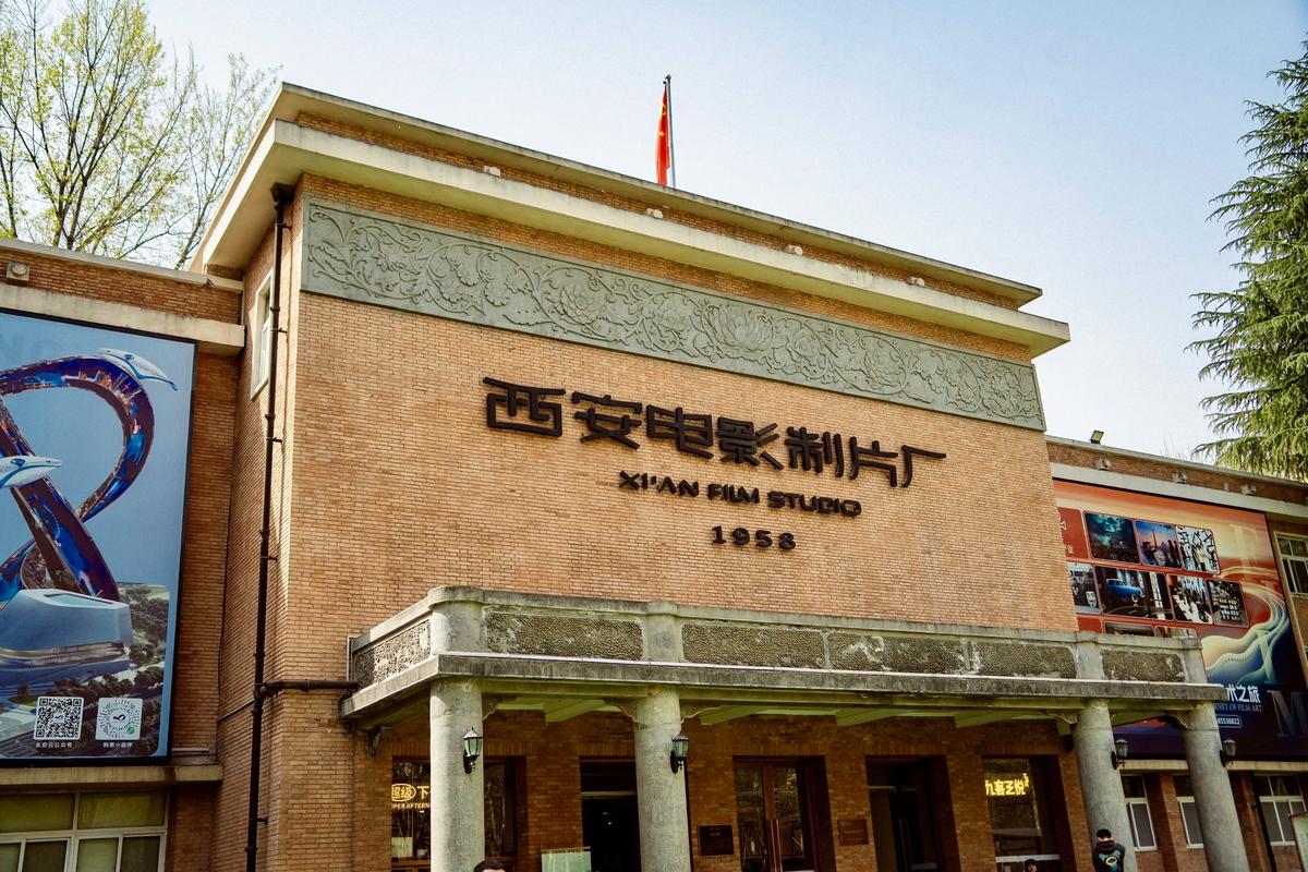 久久播放激情片的相关介绍