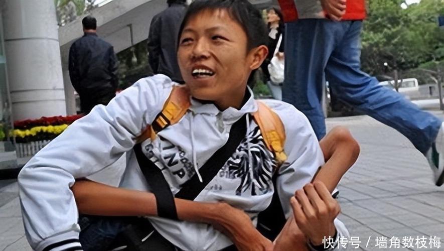 人妻黑丝美女av网站的相关介绍