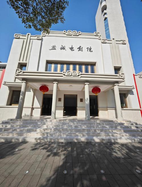 操老师的逼的相关介绍