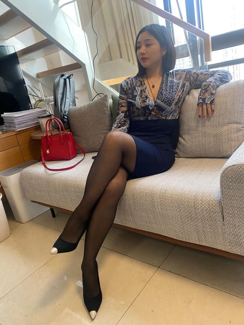 美女老师被我的相关介绍