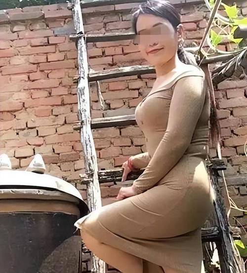 操的美女冒白浆的相关介绍