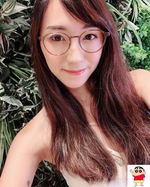 少妇的秘密av的相关介绍