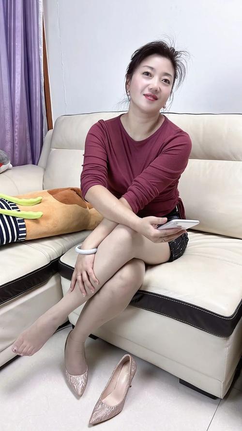 路边搭讪端庄人妻中文字幕的相关介绍