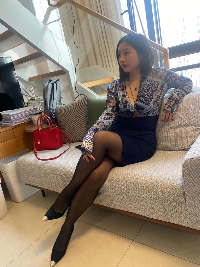 美女很黄很色国产av的相关介绍
