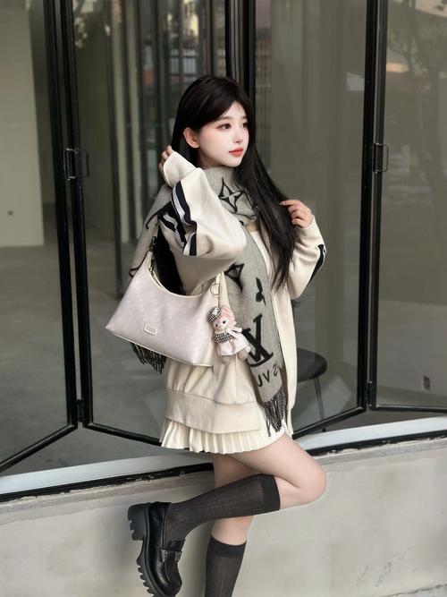 熟女少妇中文的相关介绍
