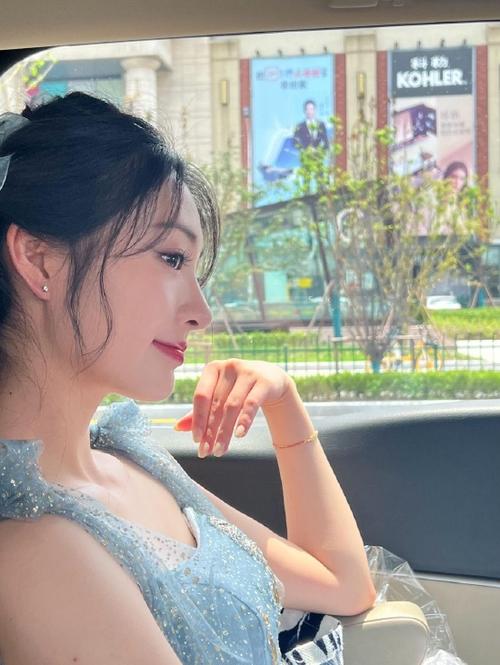 美女抠逼一区二区三区av的相关介绍