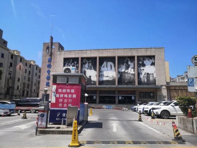 色 国产精品的相关介绍