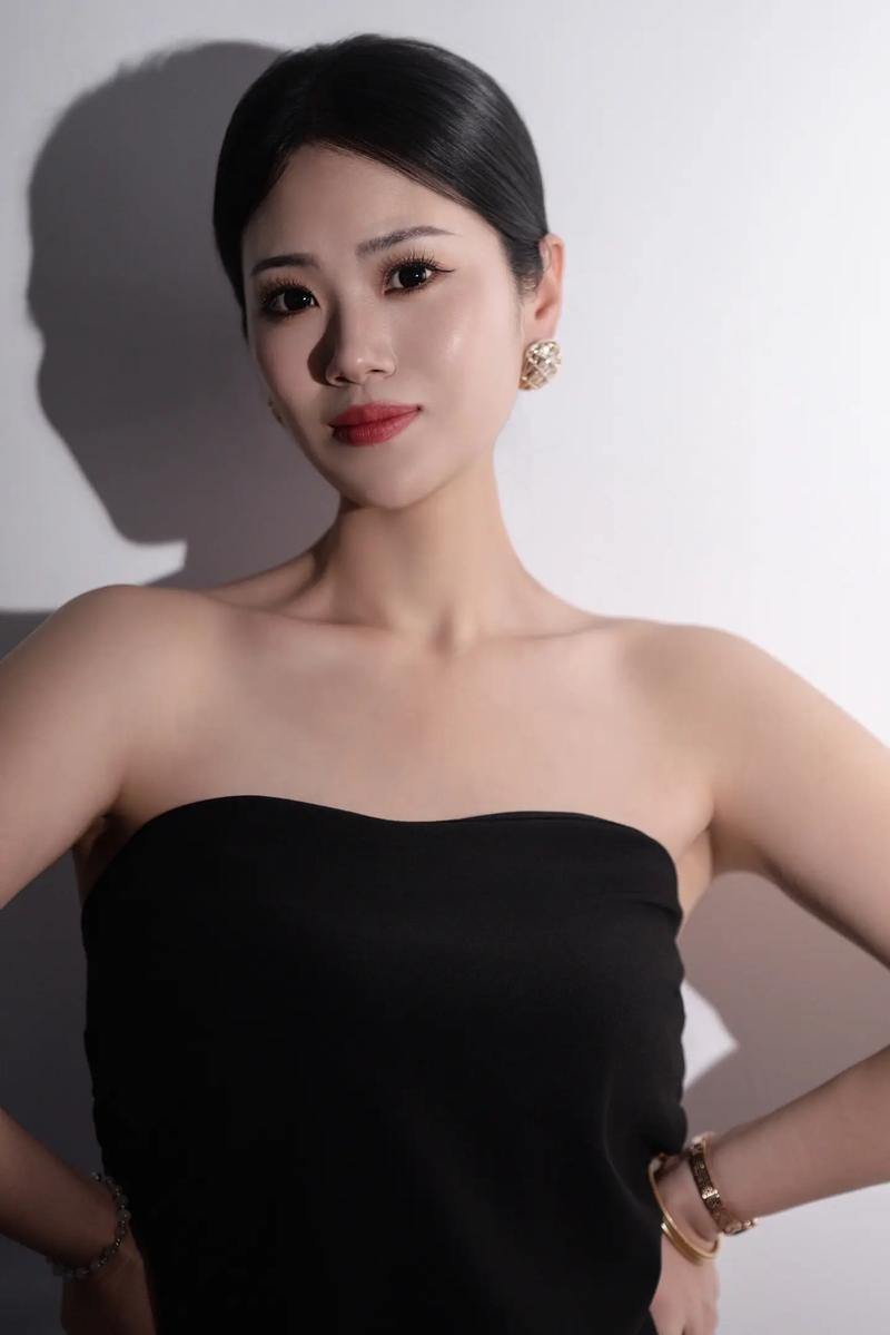 女教师在线观电影院的相关介绍