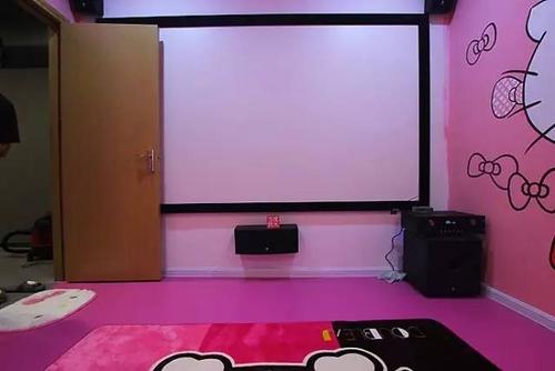 蜜桃影院阴色的相关介绍